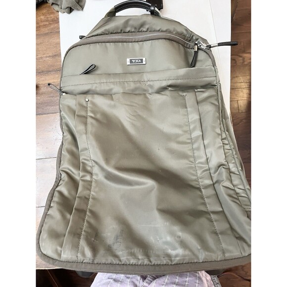 Tumi Voyageur Carry On International 21” Green Nylon Luggage Tag Wheels Light Wt